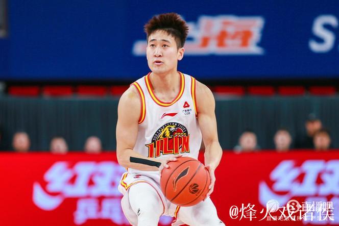 吉林大胜长沙勇胜 姜伟泽13+6 摩尔18+8+5