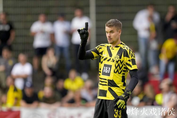 多特官方:球员将放弃部分薪水 缓解俱乐部压力 多特官方:球员将放弃部分薪水 缓解俱乐部压力